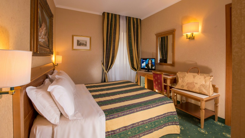 Hotel-Colonna-Frascati-room-13